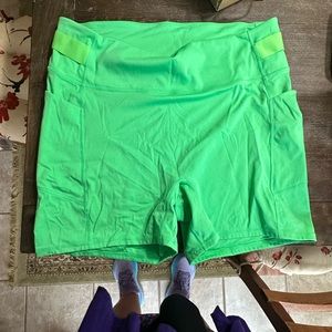 Fabletics shorts, green
